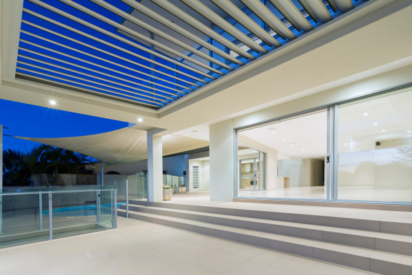 Louvre Roof vs Fixed Patio Roof &mdash; Which Should You Choose? (2026 Comparison)