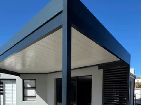Pergola vs Awning vs Outdoor Blinds